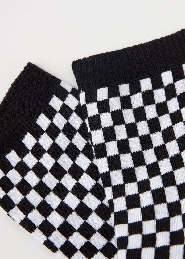 schwarze damen-socken von calzedonia mit karomuster